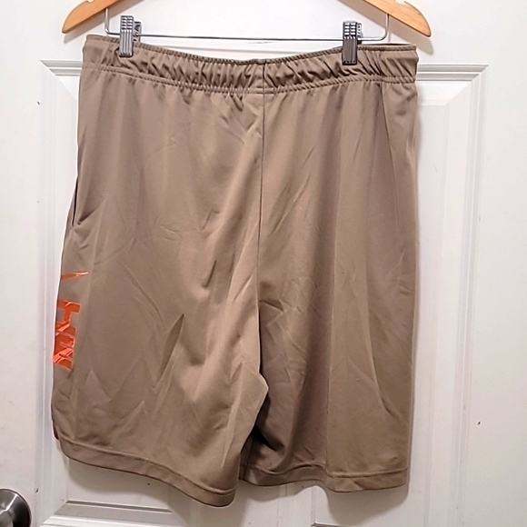 NIKE MEN'S TRAINING SPORT CLASH DRI FIT KNITTED BROWN SHORT SIZE LARGE - Picture 3 of 12